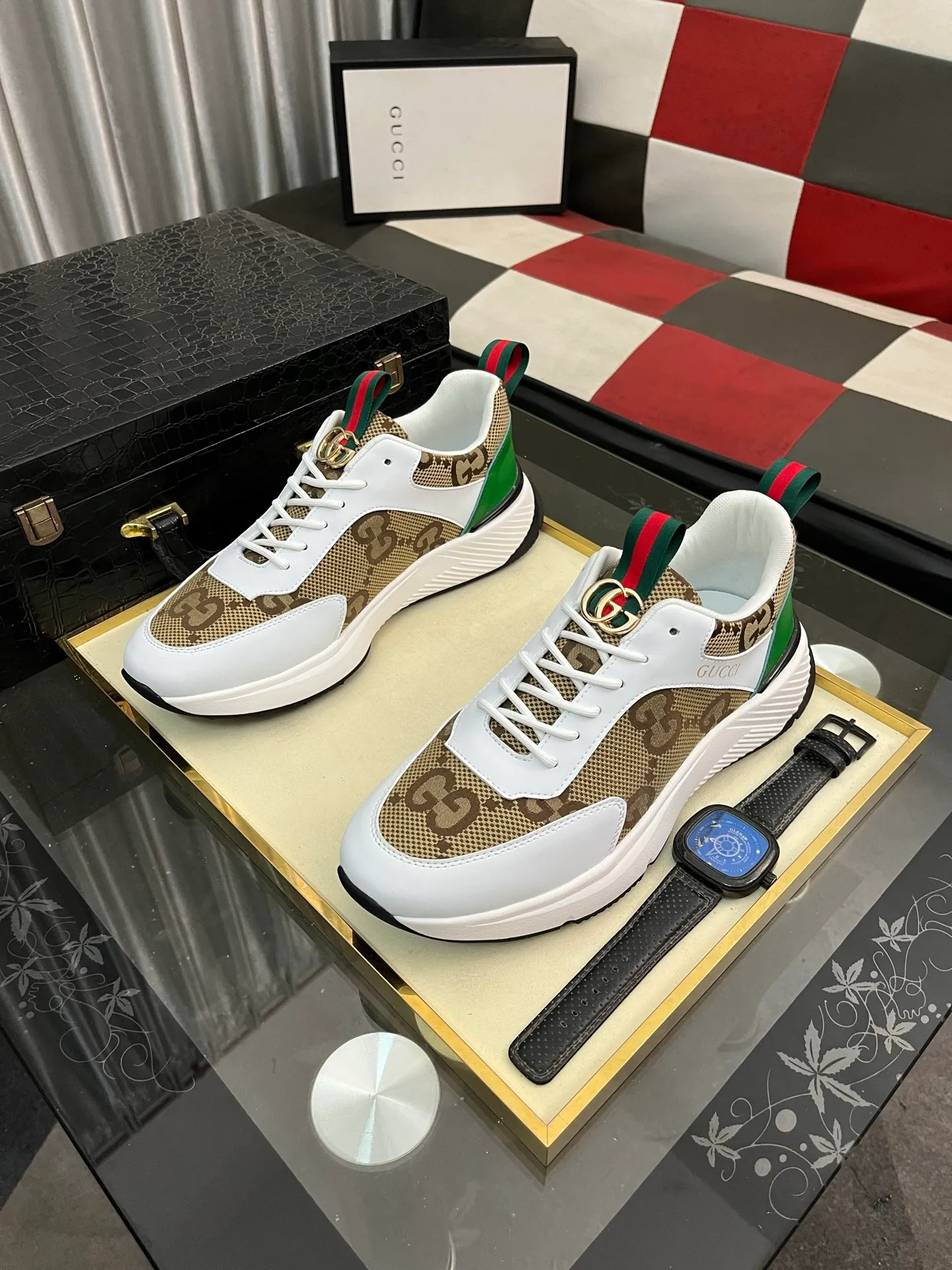Men's Men's Shoes 💰458⌚️⌚️【GUCCI】Gucci men's latest white shoe series casual shoes! The official website is built 1:1. Upper: Made of imported cowhide, with electric embroidery ➕Inner lining: Made of high-quality first-layer pigskin, soft and comfortable. Picky material selection and exquisite workmanship give you the best enjoyment. Size: 38-443️⃣Colors available
